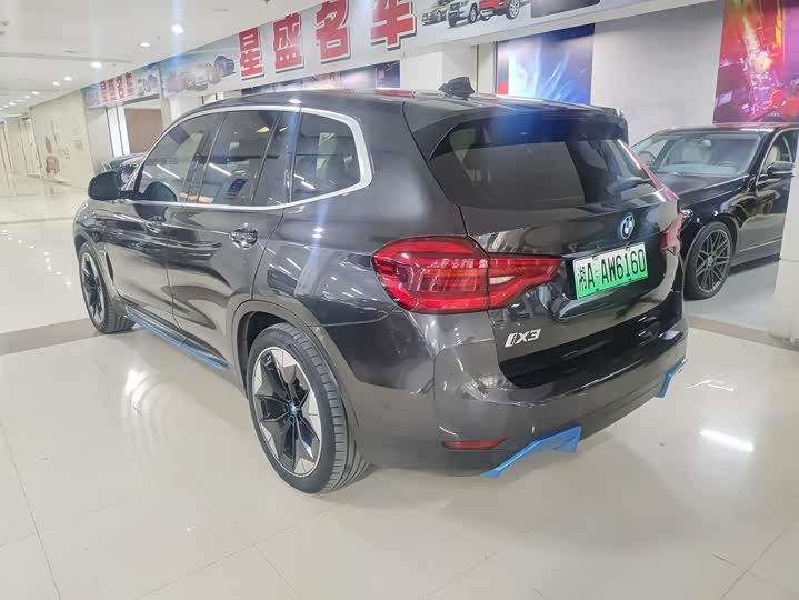 Фото 10 - BMW iX3