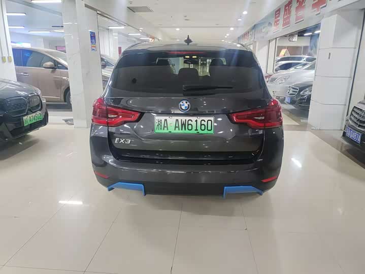 Фото 9 - BMW iX3