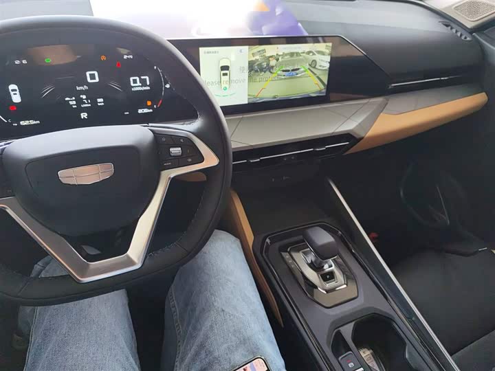 Фото 10 - Geely Okavango Pro