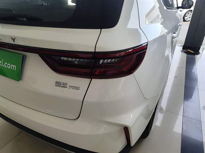 Фото 8 - Geely Okavango Pro