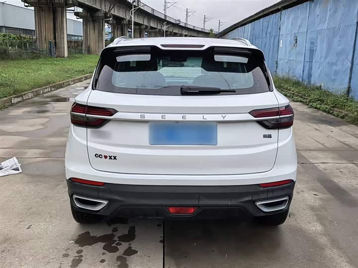 Фото 10 - Geely Coolray