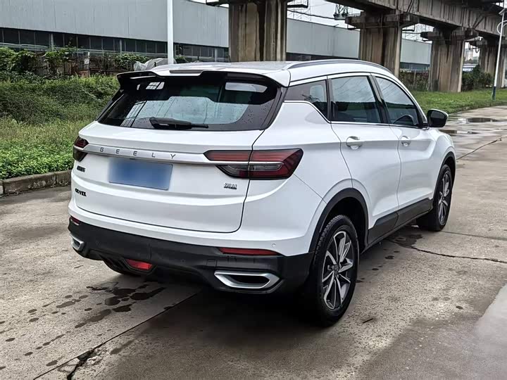 Фото 11 - Geely Coolray