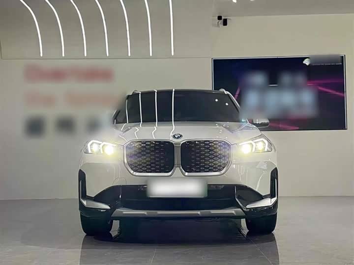 Фото 10 - BMW iX1