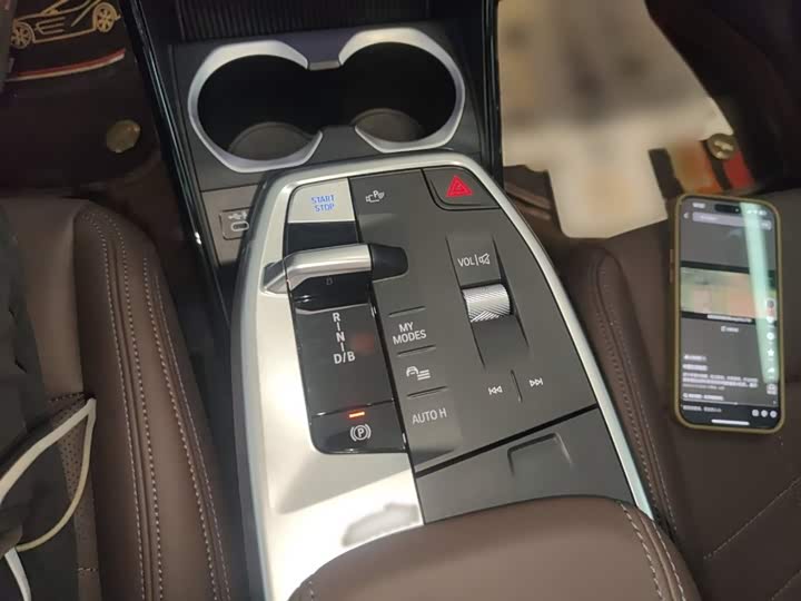 Фото 12 - BMW iX1