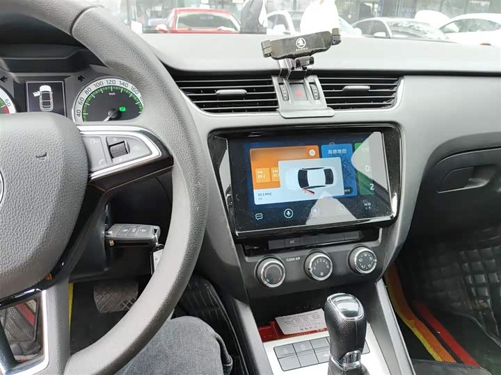 Фото 10 - Skoda Octavia Pro