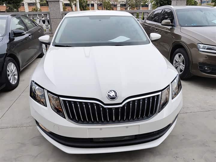 Фото 3 - Skoda Octavia Pro