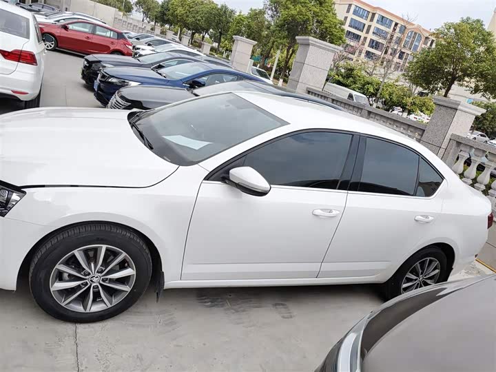 Фото 5 - Skoda Octavia Pro