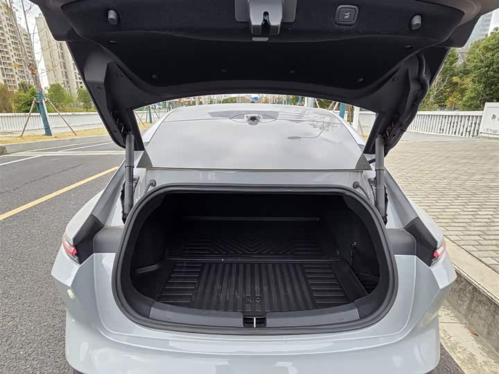 Фото 9 - Nio ET5