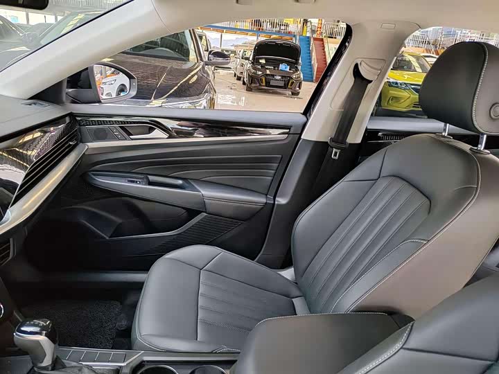 Фото 4 - Volkswagen Passat