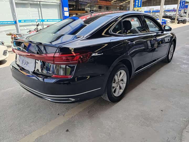 Фото 7 - Volkswagen Passat