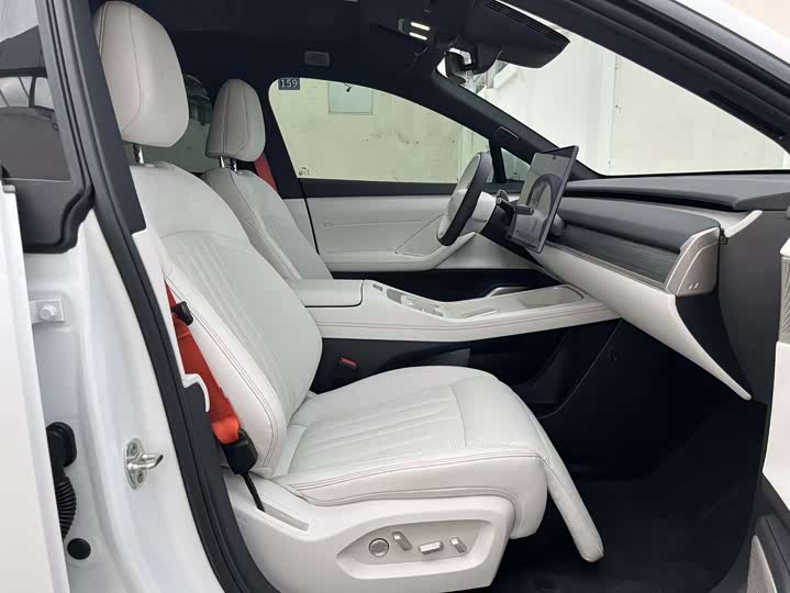 Фото 12 - Nio Onvo L60