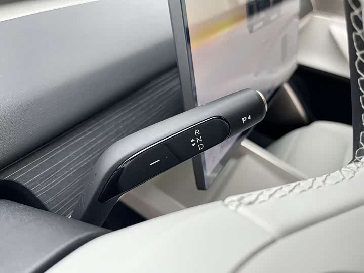 Фото 26 - Nio Onvo L60