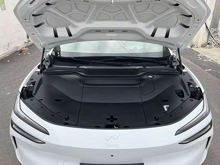 Фото 30 - Nio Onvo L60