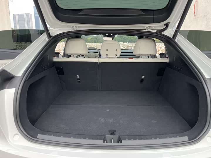 Фото 31 - Nio Onvo L60