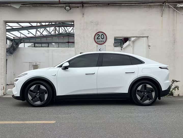 Фото 6 - Nio Onvo L60