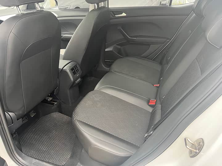 Фото 4 - Volkswagen Tacqua