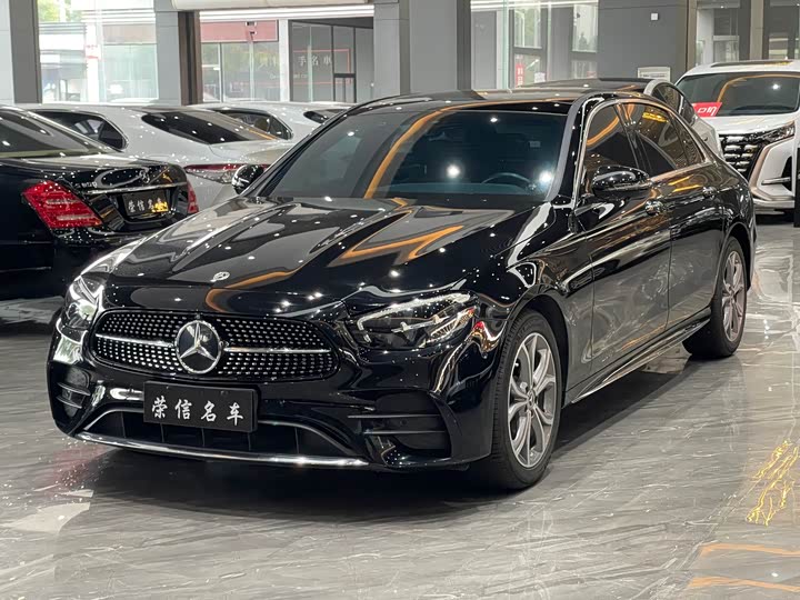 Фото 1 - Mercedes-Benz E-Class