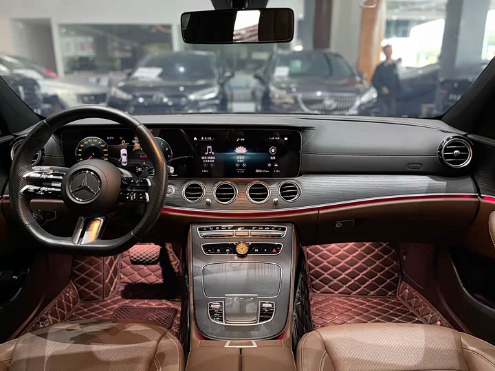 Фото 6 - Mercedes-Benz E-Class