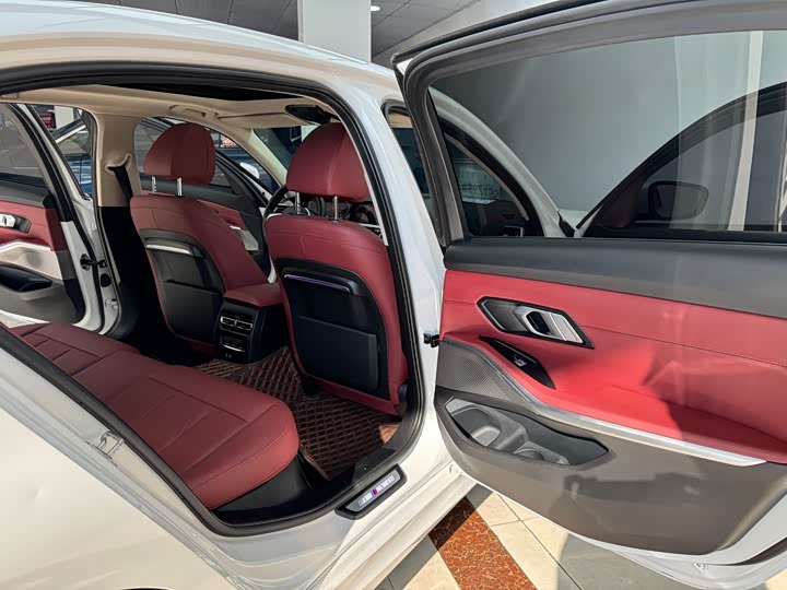 Фото 12 - BMW 3 Series