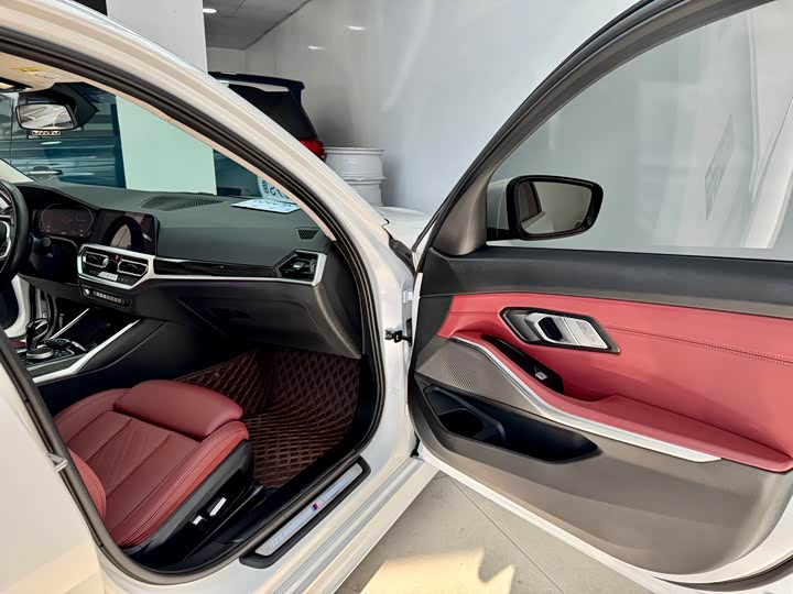 Фото 14 - BMW 3 Series