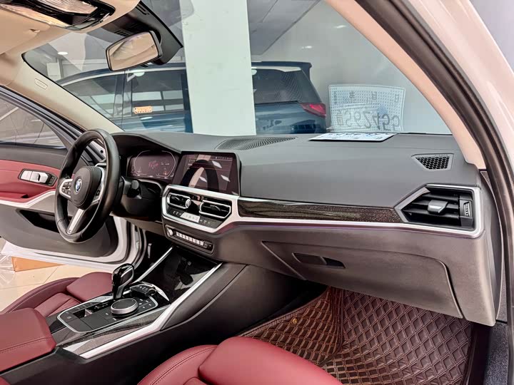 Фото 15 - BMW 3 Series