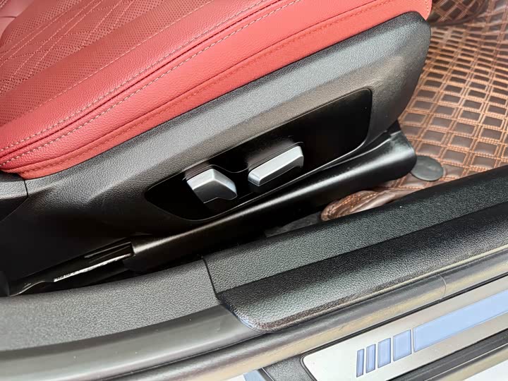 Фото 17 - BMW 3 Series