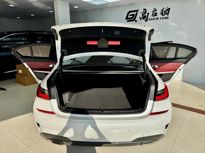 Фото 23 - BMW 3 Series