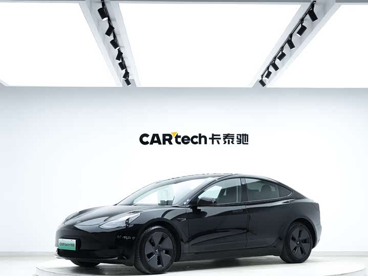 Фото 1 - Tesla Model 3