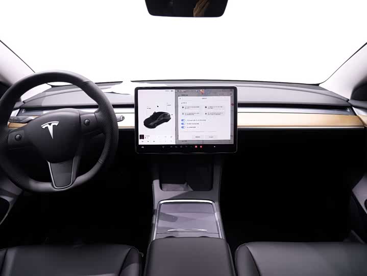 Фото 11 - Tesla Model 3