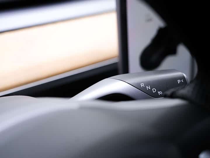 Фото 16 - Tesla Model 3