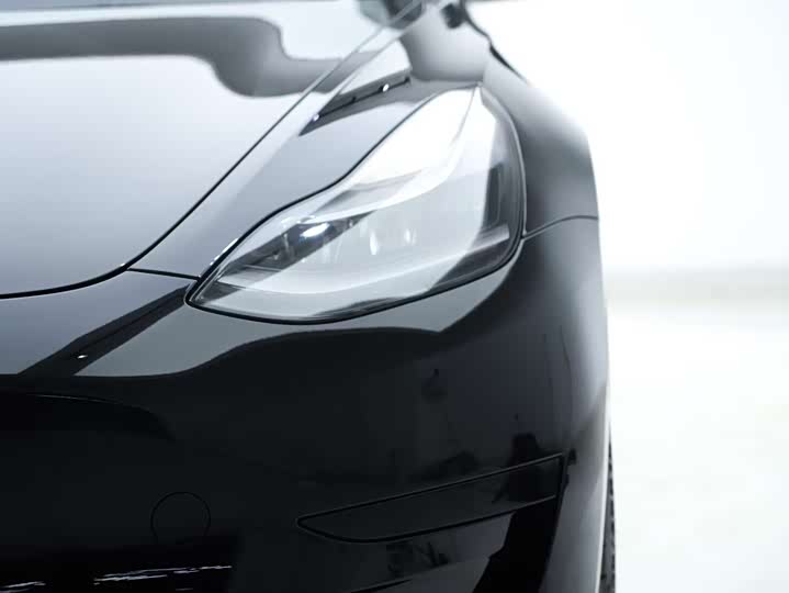 Фото 23 - Tesla Model 3