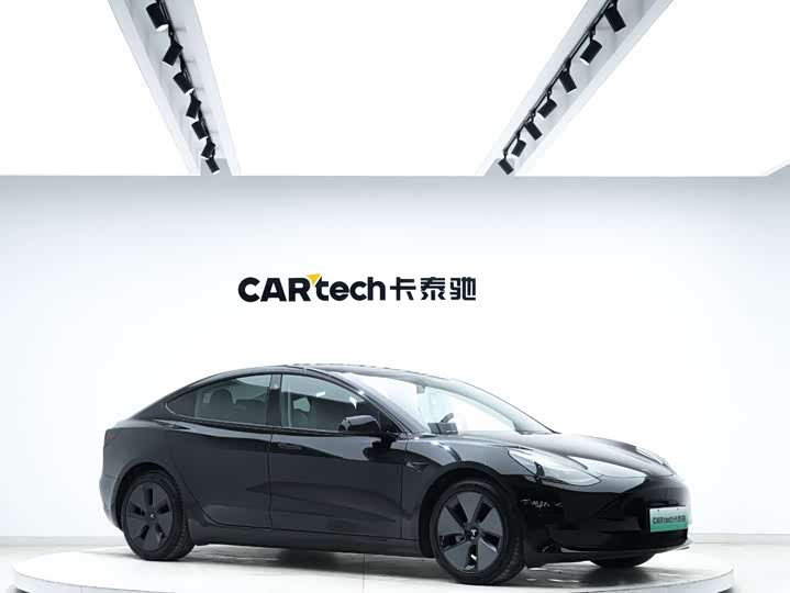 Фото 4 - Tesla Model 3