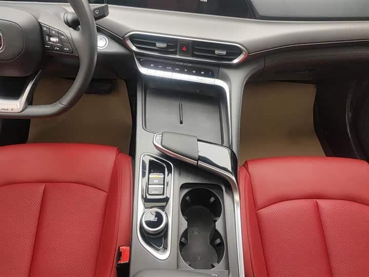 Фото 16 - Changan UNI-T