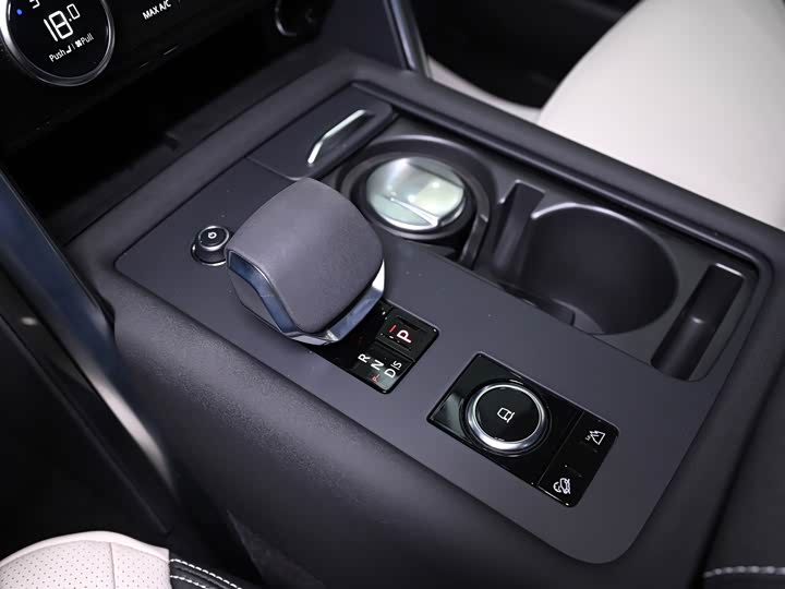 Фото 16 - Land Rover Discovery