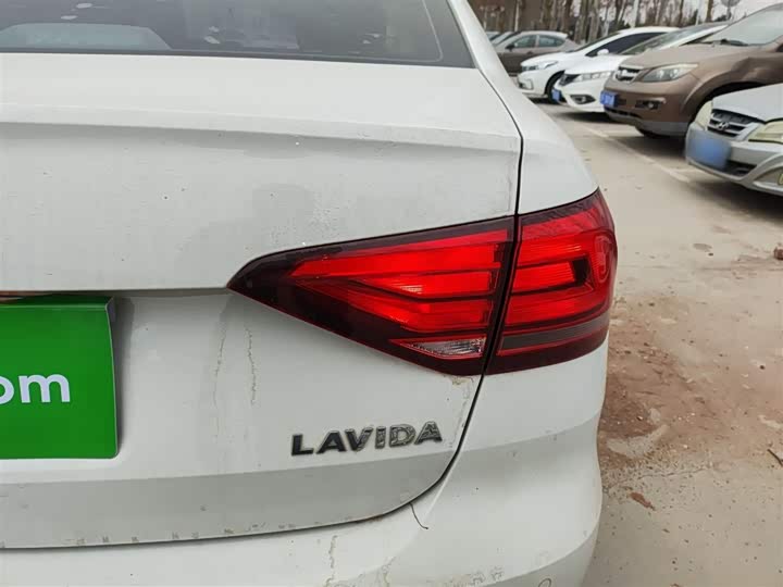 Фото 8 - Volkswagen Lavida