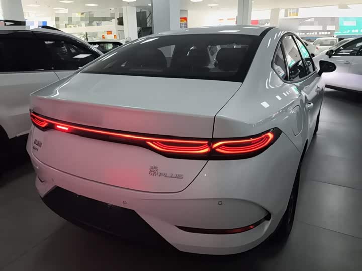 Фото 6 - BYD Qin Plus