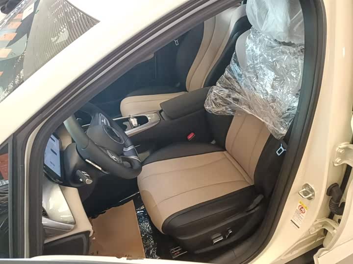 Фото 15 - BYD Dolphin