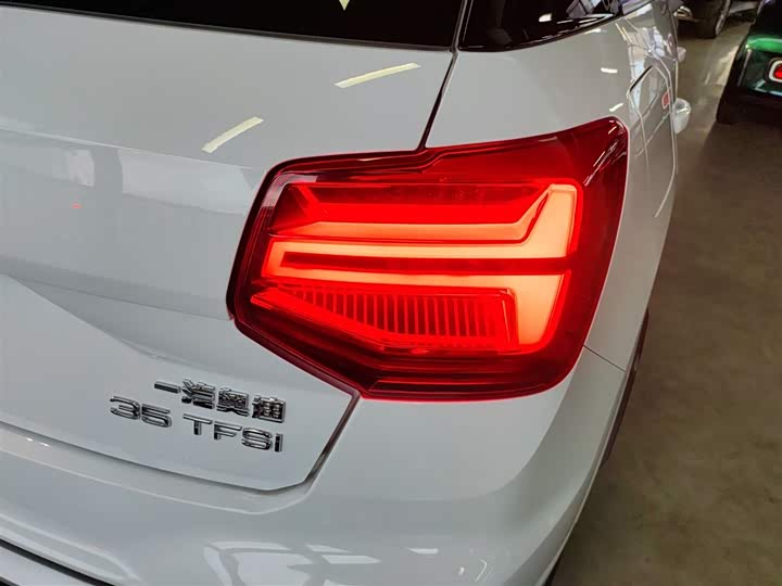 Фото 8 - Audi Q2L