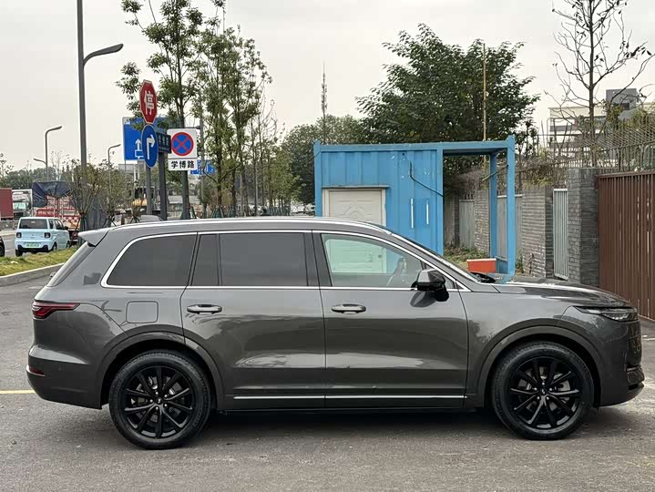 Фото 18 - LiXiang One