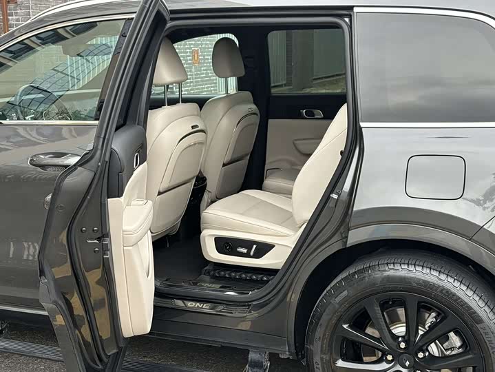 Фото 6 - LiXiang One