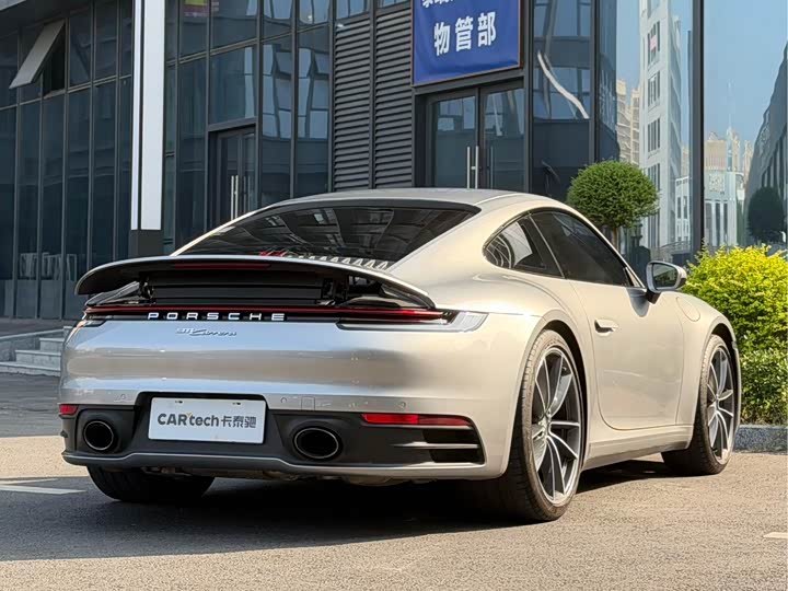 Фото 3 - Porsche 911