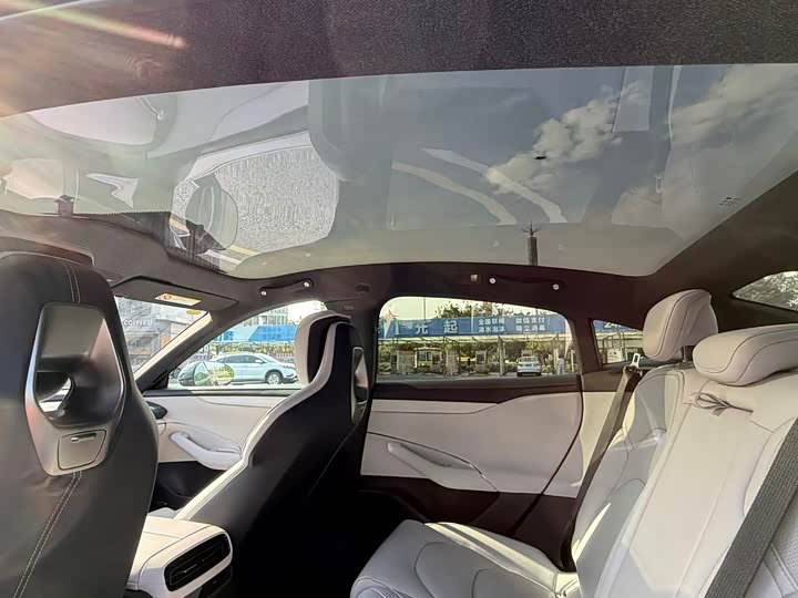 Фото 18 - Xiaomi SU7