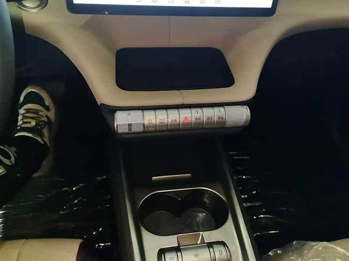 Фото 14 - BYD Dolphin