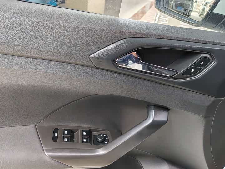 Фото 17 - Volkswagen T-Cross