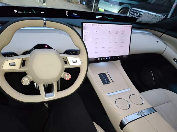 Фото 12 - Xiaomi YU7