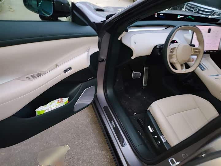 Фото 13 - Xiaomi YU7