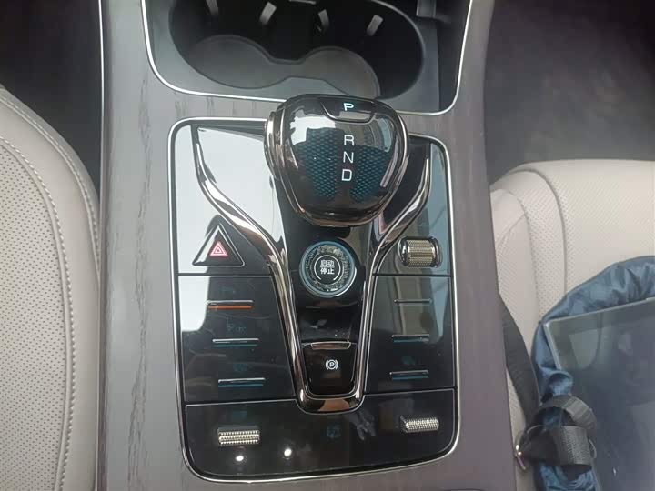 Фото 14 - BYD Han