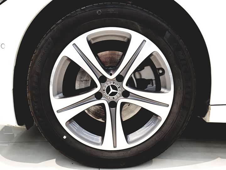 Фото 13 - Mercedes-Benz C-Class