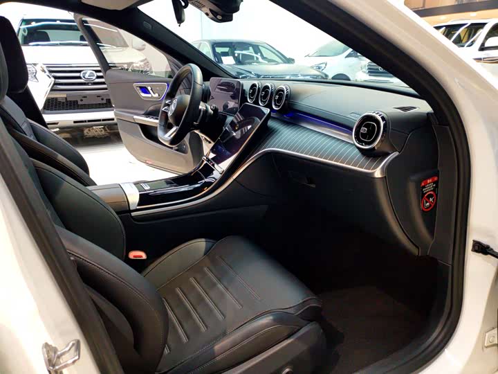 Фото 6 - Mercedes-Benz C-Class