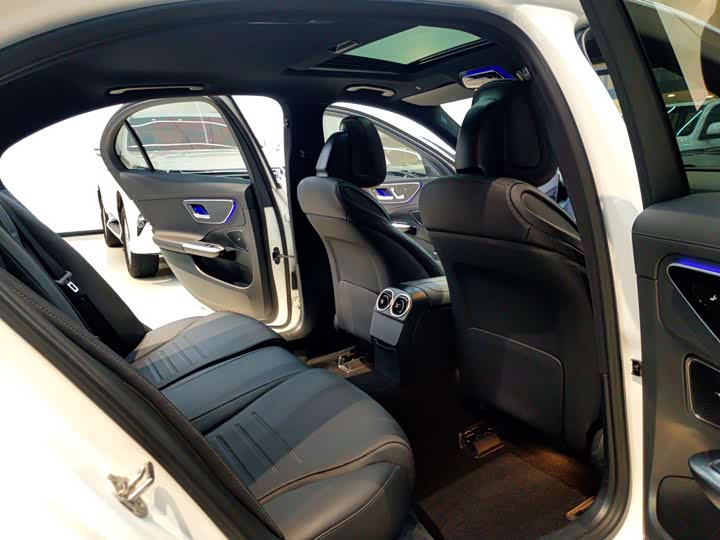 Фото 7 - Mercedes-Benz C-Class